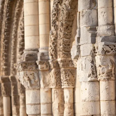 Les De L'abbaye فندق *