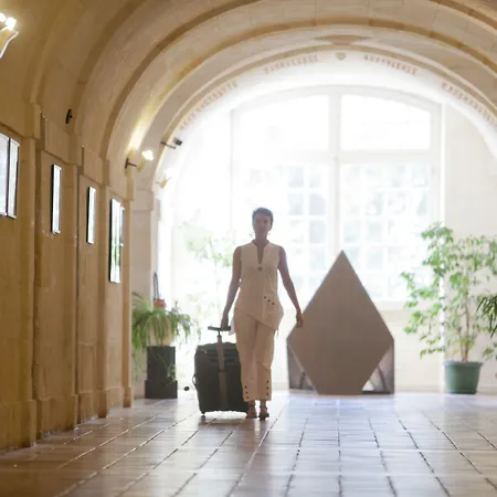 Hotel Les De L'abbaye Saintes