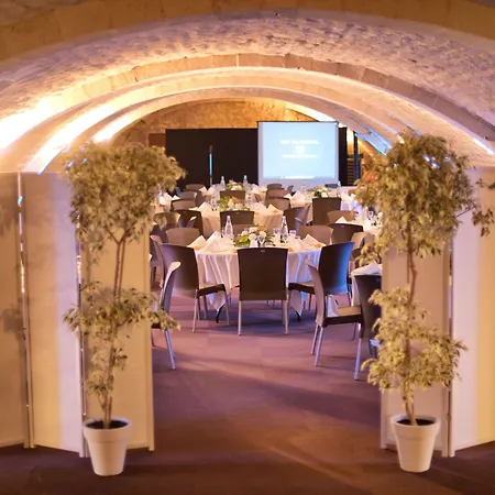 Les De L'abbaye Hotel